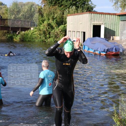 31.08.2025 - Elbe Triathlon Hamburg Luisa Fischer http://msf.ph/oto/8672827 31.08.2025 08:39:22 Schwimmen 345 meine-sportfotos.de