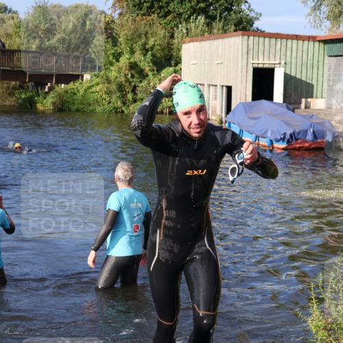31.08.2025 - Elbe Triathlon Hamburg Luisa Fischer http://msf.ph/oto/8672830 31.08.2025 08:39:22 Schwimmen 345 meine-sportfotos.de