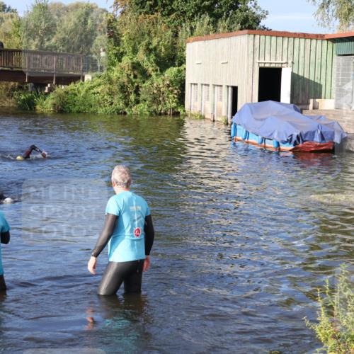31.08.2025 - Elbe Triathlon Hamburg Luisa Fischer http://msf.ph/oto/8672842 31.08.2025 08:39:24 Schwimmen 345 meine-sportfotos.de