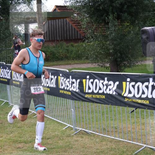 31.08.2025 - Elbe Triathlon Hamburg Luisa Fischer http://msf.ph/oto/8672843 31.08.2025 10:04:16 Laufen 80, 382 meine-sportfotos.de