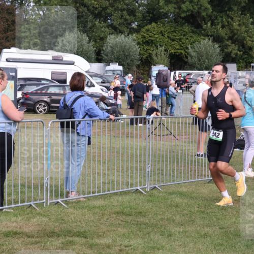 31.08.2025 - Elbe Triathlon Hamburg Luisa Fischer http://msf.ph/oto/8672864 31.08.2025 10:04:56 Laufen 542 meine-sportfotos.de