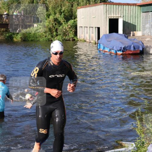 31.08.2025 - Elbe Triathlon Hamburg Luisa Fischer http://msf.ph/oto/8672870 31.08.2025 08:39:37 Schwimmen 228, 312 meine-sportfotos.de