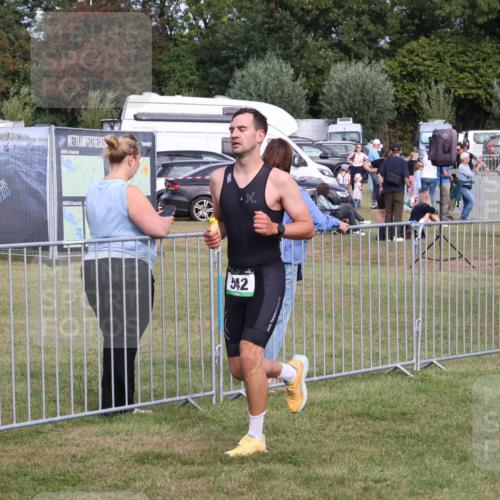 31.08.2025 - Elbe Triathlon Hamburg Luisa Fischer http://msf.ph/oto/8672875 31.08.2025 10:04:57 Laufen 542 meine-sportfotos.de