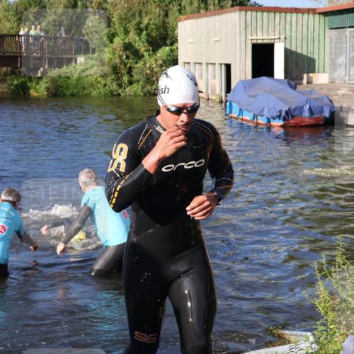 31.08.2025 - Elbe Triathlon Hamburg Luisa Fischer http://msf.ph/oto/8672876 31.08.2025 08:39:38 Schwimmen 228, 312 meine-sportfotos.de