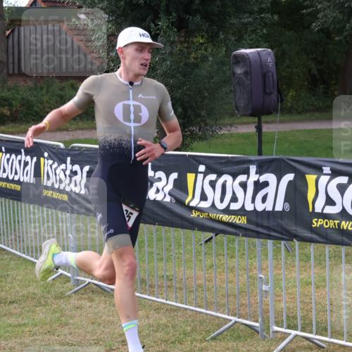 31.08.2025 - Elbe Triathlon Hamburg Luisa Fischer http://msf.ph/oto/8672884 31.08.2025 10:05:01 Laufen  meine-sportfotos.de