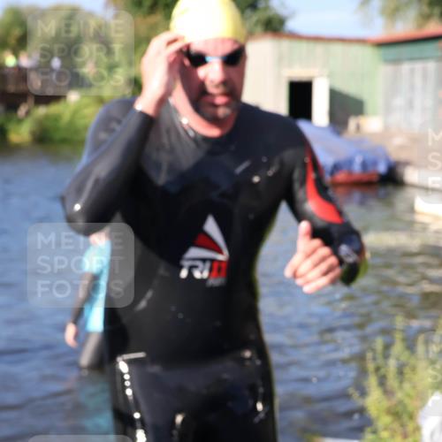 31.08.2025 - Elbe Triathlon Hamburg Luisa Fischer http://msf.ph/oto/8672895 31.08.2025 08:39:45 Schwimmen 312 meine-sportfotos.de