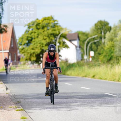 31.08.2025 - Elbe Triathlon Hamburg Michael Burmester http://msf.ph/oto/8672897 31.08.2025 10:09:12 Radfahren 876 meine-sportfotos.de