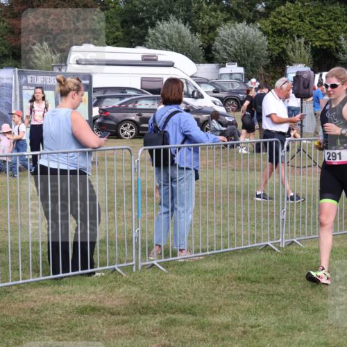 31.08.2025 - Elbe Triathlon Hamburg Luisa Fischer http://msf.ph/oto/8672904 31.08.2025 10:05:33 Laufen 291 meine-sportfotos.de