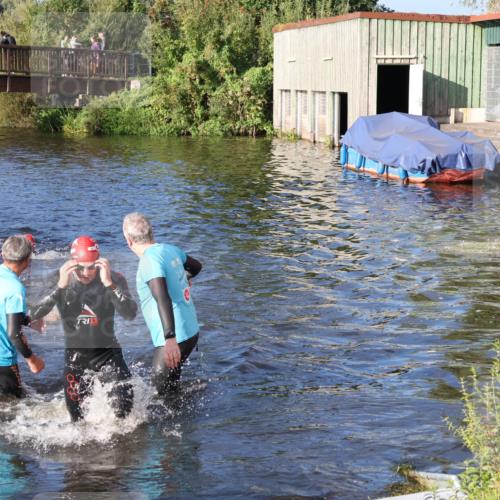 31.08.2025 - Elbe Triathlon Hamburg Luisa Fischer http://msf.ph/oto/8672914 31.08.2025 08:39:57 Schwimmen 244, 354 meine-sportfotos.de