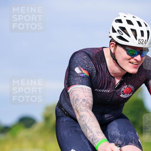 31.08.2025 - Elbe Triathlon Hamburg Michael Burmester http://msf.ph/oto/8672920 31.08.2025 10:09:23 Radfahren 391, 524 meine-sportfotos.de