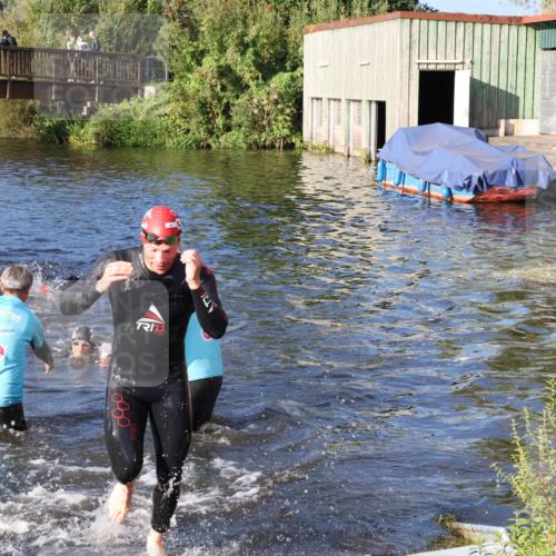 31.08.2025 - Elbe Triathlon Hamburg Luisa Fischer http://msf.ph/oto/8672926 31.08.2025 08:39:58 Schwimmen 244, 354 meine-sportfotos.de