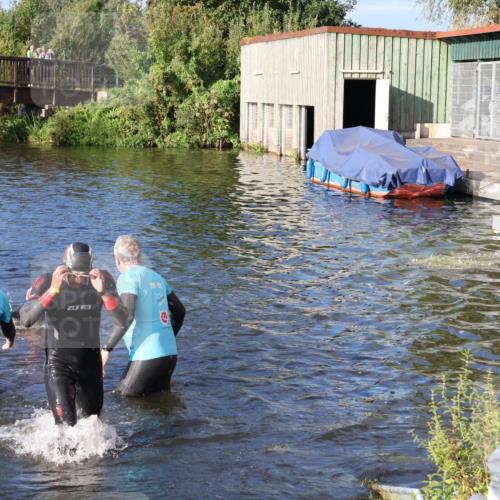 31.08.2025 - Elbe Triathlon Hamburg Luisa Fischer http://msf.ph/oto/8672940 31.08.2025 08:40:03 Schwimmen 244, 333 meine-sportfotos.de