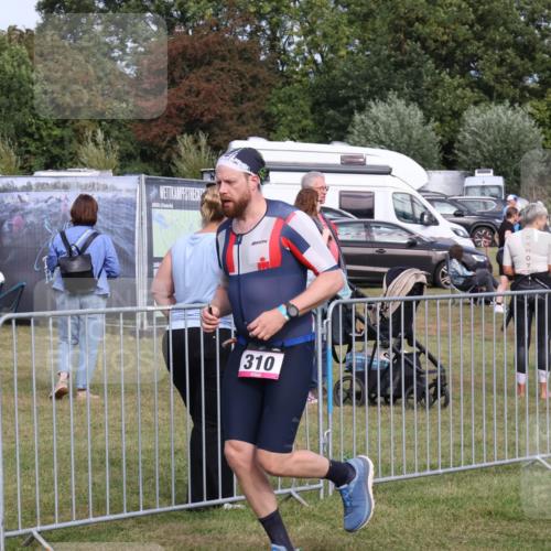 31.08.2025 - Elbe Triathlon Hamburg Luisa Fischer http://msf.ph/oto/8672941 31.08.2025 10:05:59 Laufen 310 meine-sportfotos.de