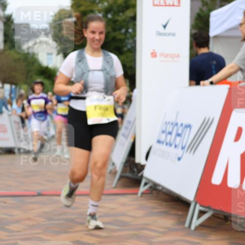 31.08.2025 - 21. Blankeneser Heldenlauf Strokosch-Dieckow http://msf.ph/oto/8672943 31.08.2025 10:31:15 Ziel 2437, 2324, 2147, 2121, 2307, 2399, 2103 meine-sportfotos.de