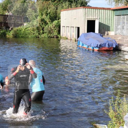 31.08.2025 - Elbe Triathlon Hamburg Luisa Fischer http://msf.ph/oto/8672946 31.08.2025 08:40:03 Schwimmen 244, 333 meine-sportfotos.de