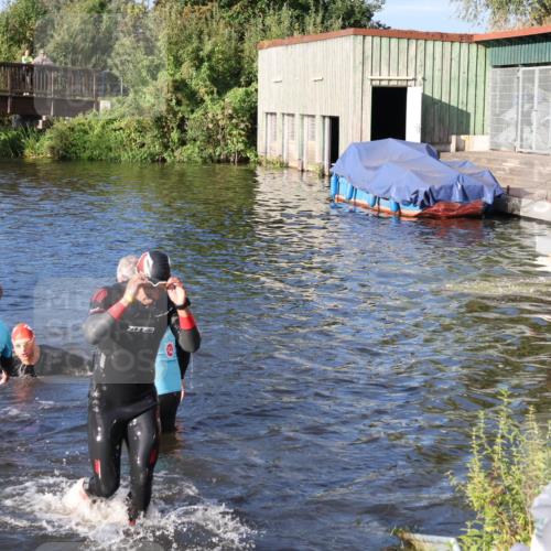 31.08.2025 - Elbe Triathlon Hamburg Luisa Fischer http://msf.ph/oto/8672948 31.08.2025 08:40:04 Schwimmen 244, 333 meine-sportfotos.de