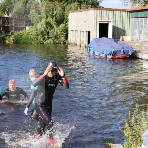 31.08.2025 - Elbe Triathlon Hamburg Luisa Fischer http://msf.ph/oto/8672951 31.08.2025 08:40:04 Schwimmen 244, 333 meine-sportfotos.de