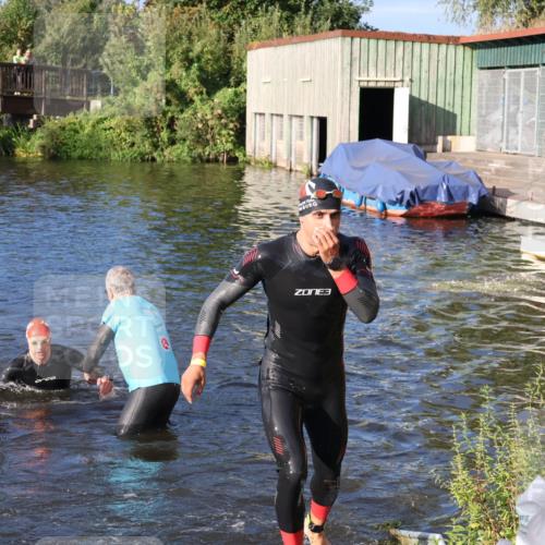 31.08.2025 - Elbe Triathlon Hamburg Luisa Fischer http://msf.ph/oto/8672959 31.08.2025 08:40:05 Schwimmen 244, 333 meine-sportfotos.de