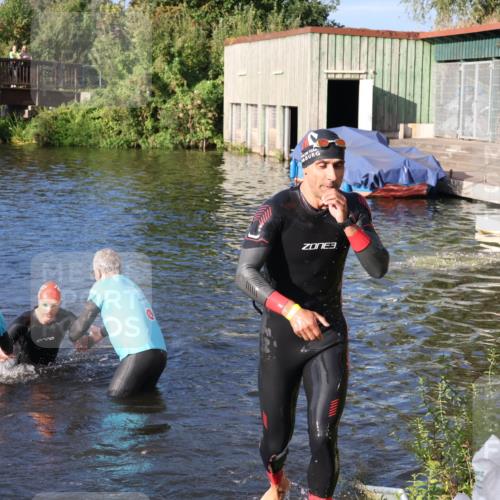 31.08.2025 - Elbe Triathlon Hamburg Luisa Fischer http://msf.ph/oto/8672963 31.08.2025 08:40:05 Schwimmen 244, 333 meine-sportfotos.de