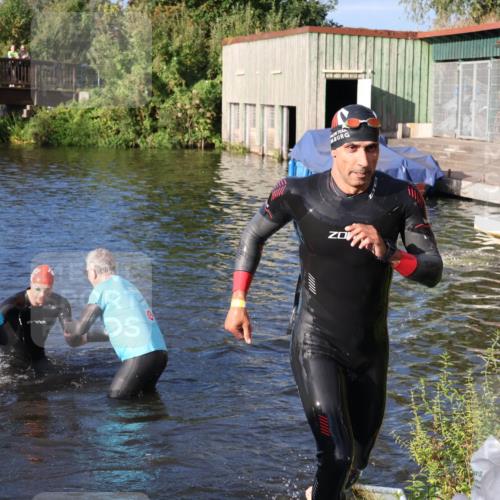 31.08.2025 - Elbe Triathlon Hamburg Luisa Fischer http://msf.ph/oto/8672964 31.08.2025 08:40:06 Schwimmen 244, 333 meine-sportfotos.de