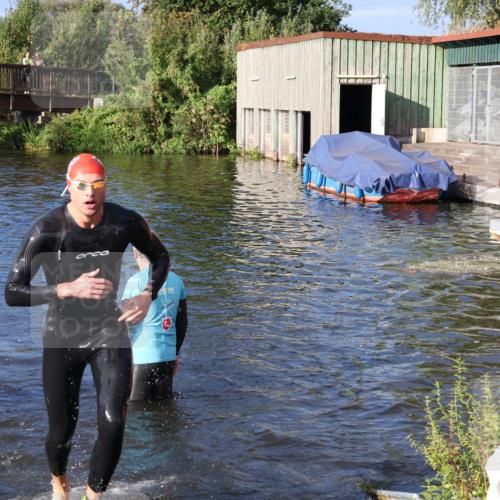 31.08.2025 - Elbe Triathlon Hamburg Luisa Fischer http://msf.ph/oto/8672974 31.08.2025 08:40:09 Schwimmen 244, 333 meine-sportfotos.de