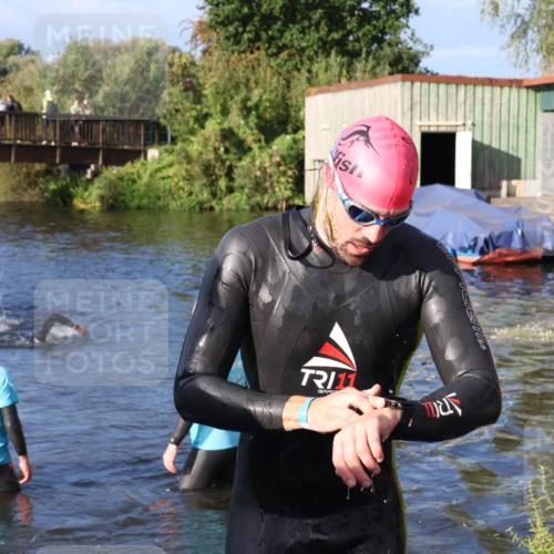 31.08.2025 - Elbe Triathlon Hamburg Luisa Fischer http://msf.ph/oto/8673021 31.08.2025 08:40:44 Schwimmen 380 meine-sportfotos.de
