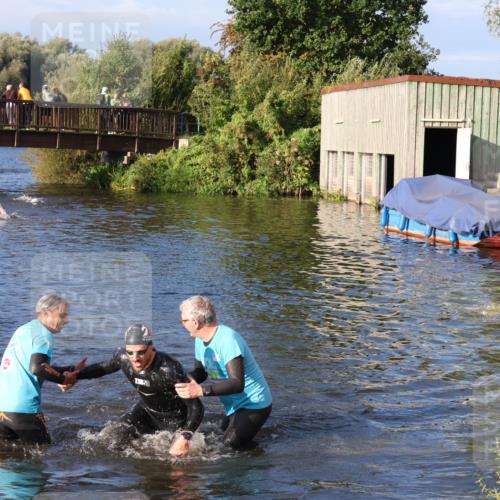 31.08.2025 - Elbe Triathlon Hamburg Luisa Fischer http://msf.ph/oto/8673024 31.08.2025 08:40:53 Schwimmen 342 meine-sportfotos.de