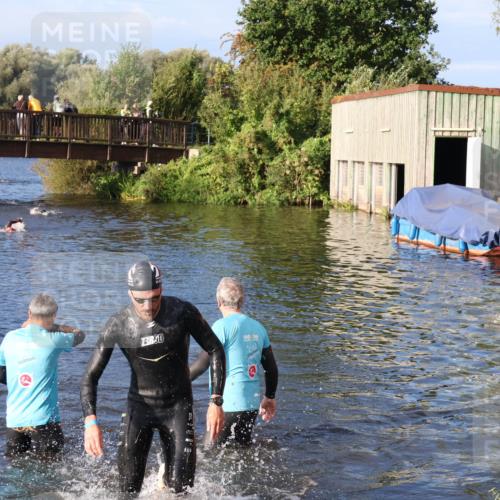 31.08.2025 - Elbe Triathlon Hamburg Luisa Fischer http://msf.ph/oto/8673038 31.08.2025 08:40:54 Schwimmen 342 meine-sportfotos.de