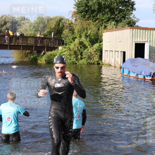 31.08.2025 - Elbe Triathlon Hamburg Luisa Fischer http://msf.ph/oto/8673043 31.08.2025 08:40:55 Schwimmen 342 meine-sportfotos.de
