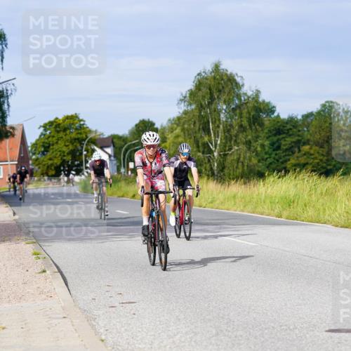 31.08.2025 - Elbe Triathlon Hamburg Michael Burmester http://msf.ph/oto/8673045 31.08.2025 10:10:13 Radfahren 459, 652, 699, 789 meine-sportfotos.de