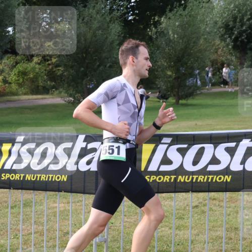 31.08.2025 - Elbe Triathlon Hamburg Luisa Fischer http://msf.ph/oto/8673048 31.08.2025 10:07:30 Laufen  meine-sportfotos.de