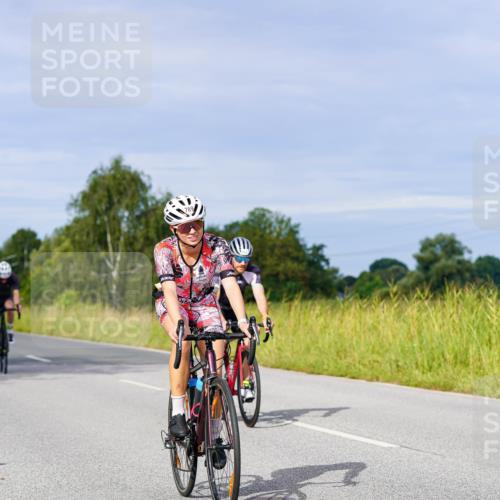 31.08.2025 - Elbe Triathlon Hamburg Michael Burmester http://msf.ph/oto/8673051 31.08.2025 10:10:14 Radfahren 459, 652, 699, 789 meine-sportfotos.de