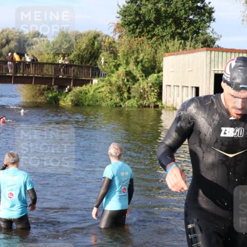 31.08.2025 - Elbe Triathlon Hamburg Luisa Fischer http://msf.ph/oto/8673054 31.08.2025 08:40:56 Schwimmen 342 meine-sportfotos.de
