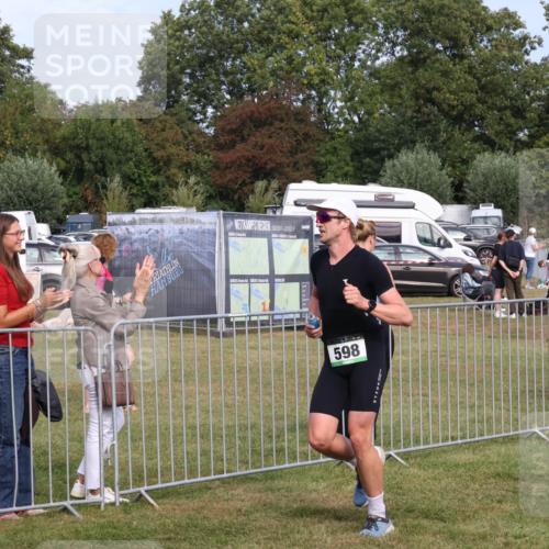 31.08.2025 - Elbe Triathlon Hamburg Luisa Fischer http://msf.ph/oto/8673078 31.08.2025 10:08:28 Laufen 598 meine-sportfotos.de