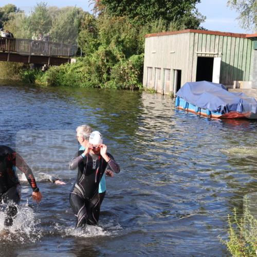 31.08.2025 - Elbe Triathlon Hamburg Luisa Fischer http://msf.ph/oto/8673079 31.08.2025 08:41:36 Schwimmen 254, 332, 340, 344 meine-sportfotos.de