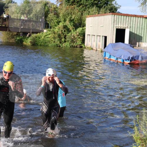 31.08.2025 - Elbe Triathlon Hamburg Luisa Fischer http://msf.ph/oto/8673084 31.08.2025 08:41:37 Schwimmen 254, 332, 340, 344 meine-sportfotos.de