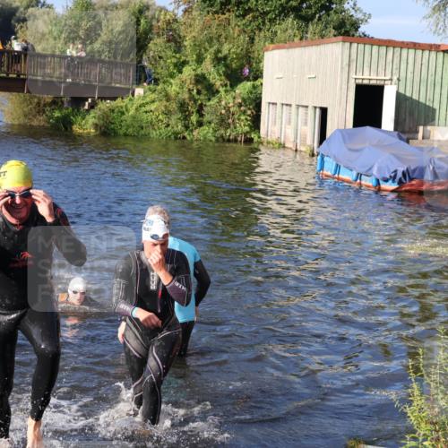 31.08.2025 - Elbe Triathlon Hamburg Luisa Fischer http://msf.ph/oto/8673086 31.08.2025 08:41:37 Schwimmen 254, 332, 340, 344 meine-sportfotos.de