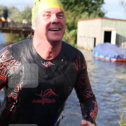 31.08.2025 - Elbe Triathlon Hamburg Luisa Fischer http://msf.ph/oto/8673100 31.08.2025 08:41:39 Schwimmen 254, 332, 340, 344 meine-sportfotos.de