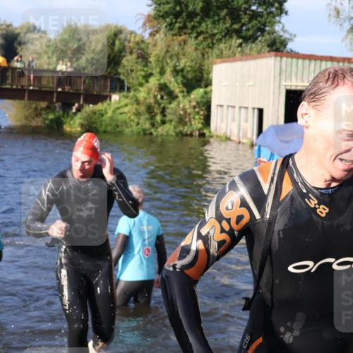 31.08.2025 - Elbe Triathlon Hamburg Luisa Fischer http://msf.ph/oto/8673124 31.08.2025 08:41:46 Schwimmen 325, 332, 340 meine-sportfotos.de