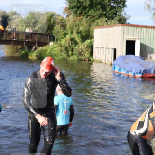 31.08.2025 - Elbe Triathlon Hamburg Luisa Fischer http://msf.ph/oto/8673127 31.08.2025 08:41:46 Schwimmen 325, 332, 340 meine-sportfotos.de