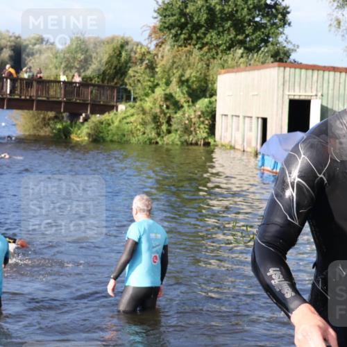 31.08.2025 - Elbe Triathlon Hamburg Luisa Fischer http://msf.ph/oto/8673136 31.08.2025 08:41:47 Schwimmen 325, 332, 340 meine-sportfotos.de