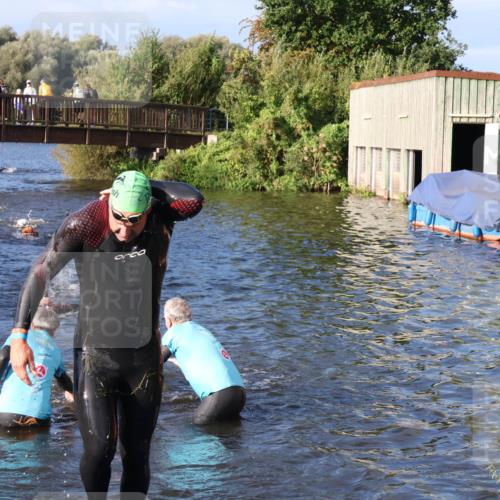31.08.2025 - Elbe Triathlon Hamburg Luisa Fischer http://msf.ph/oto/8673176 31.08.2025 08:42:09 Schwimmen 300, 343, 364 meine-sportfotos.de