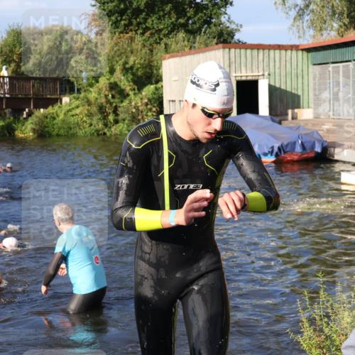 31.08.2025 - Elbe Triathlon Hamburg Luisa Fischer http://msf.ph/oto/8673195 31.08.2025 08:42:14 Schwimmen 300, 352, 364 meine-sportfotos.de