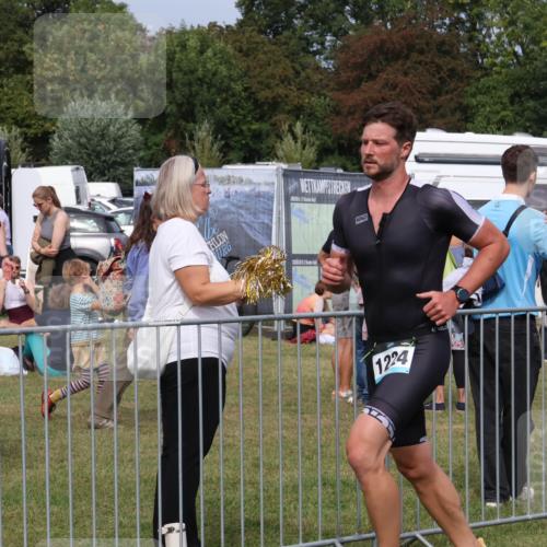 31.08.2025 - Elbe Triathlon Hamburg Luisa Fischer http://msf.ph/oto/8673196 31.08.2025 11:01:27 Laufen 1224 meine-sportfotos.de