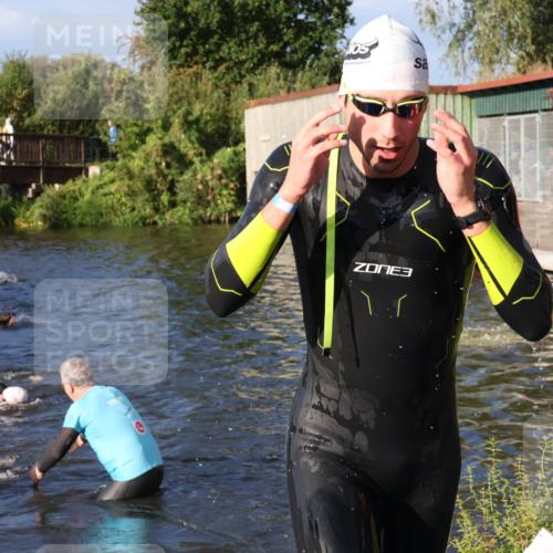 31.08.2025 - Elbe Triathlon Hamburg Luisa Fischer http://msf.ph/oto/8673197 31.08.2025 08:42:15 Schwimmen 300, 352, 364 meine-sportfotos.de