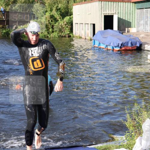 31.08.2025 - Elbe Triathlon Hamburg Luisa Fischer http://msf.ph/oto/8673234 31.08.2025 08:42:24 Schwimmen 252, 276, 352 meine-sportfotos.de