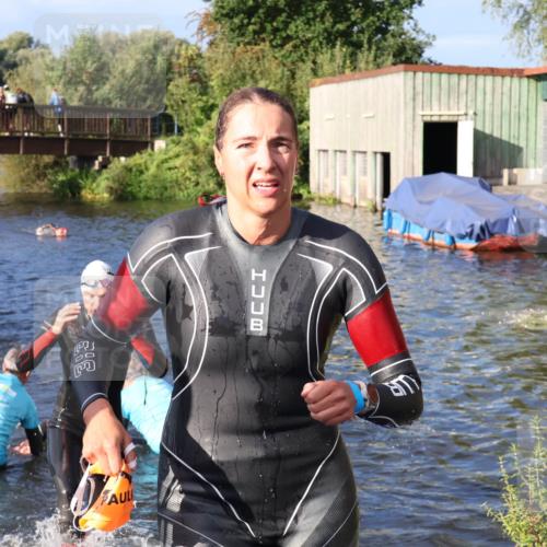 31.08.2025 - Elbe Triathlon Hamburg Luisa Fischer http://msf.ph/oto/8673279 31.08.2025 08:42:35 Schwimmen 252, 272, 276, 367 meine-sportfotos.de