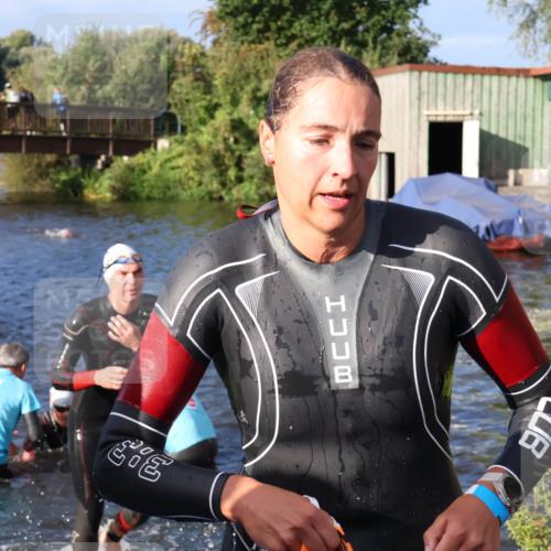 31.08.2025 - Elbe Triathlon Hamburg Luisa Fischer http://msf.ph/oto/8673281 31.08.2025 08:42:36 Schwimmen 252, 272, 276, 367 meine-sportfotos.de