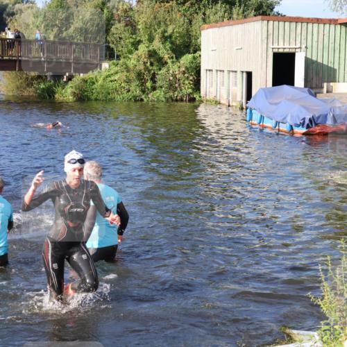 31.08.2025 - Elbe Triathlon Hamburg Luisa Fischer http://msf.ph/oto/8673305 31.08.2025 08:42:38 Schwimmen 252, 272, 367, 369 meine-sportfotos.de
