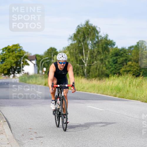 31.08.2025 - Elbe Triathlon Hamburg Michael Burmester http://msf.ph/oto/8673309 31.08.2025 10:10:59 Radfahren 418, 627, 692 meine-sportfotos.de